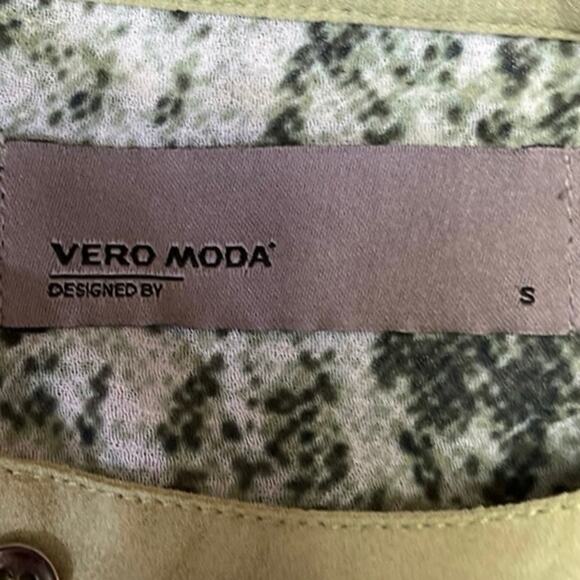 Vero Moda Green Mock Neck Printed Pocket Sleeveless Button Down Shirt Size S - Picture 3 of 4